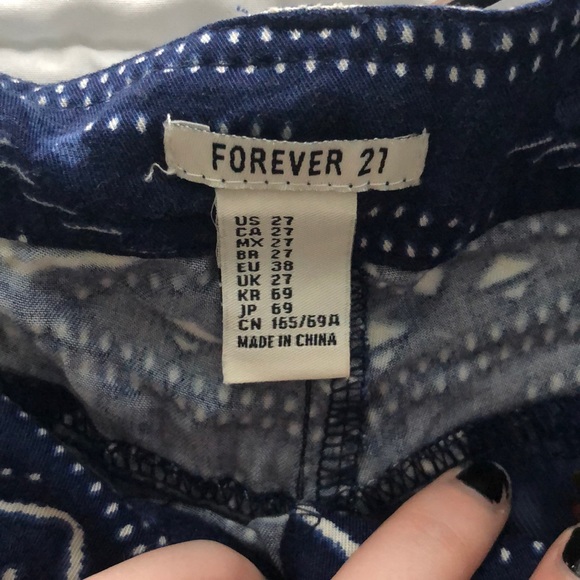 Patterned shorts - Picture 2 of 2